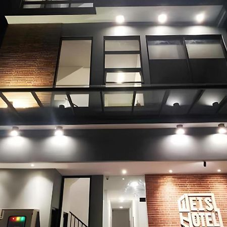 Weis Hotel Simpang Lima Semarang Exteriér fotografie