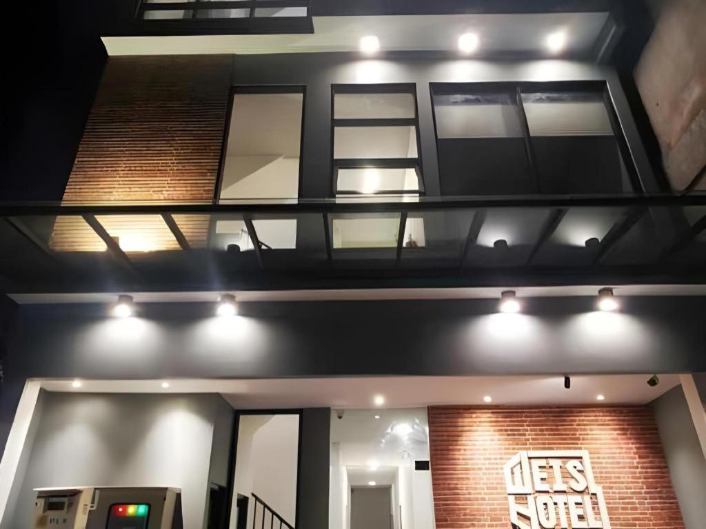 Weis Hotel Simpang Lima Semarang Exteriér fotografie